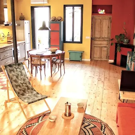 Daire Artistic Loft, Downtown Montpellier, Wifi *